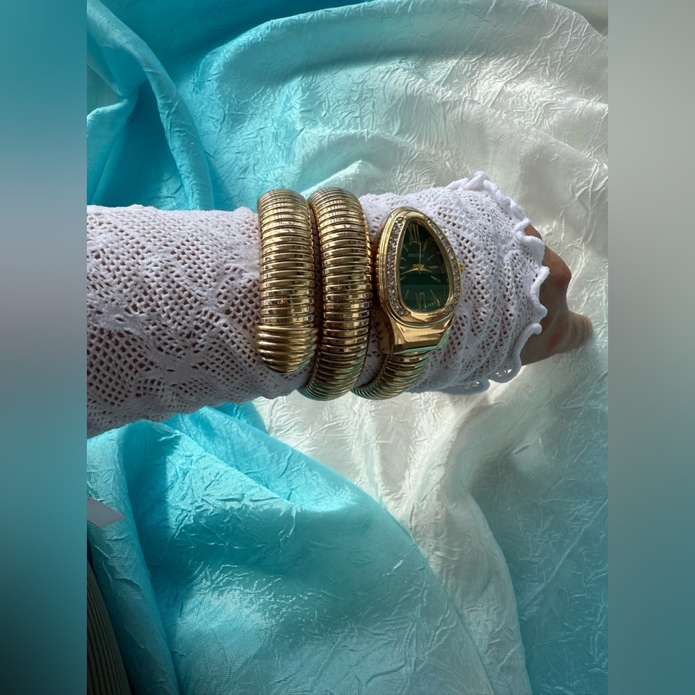 Serpenti Elegant Gold Wrap Women's Watch - Picture 13 of 16